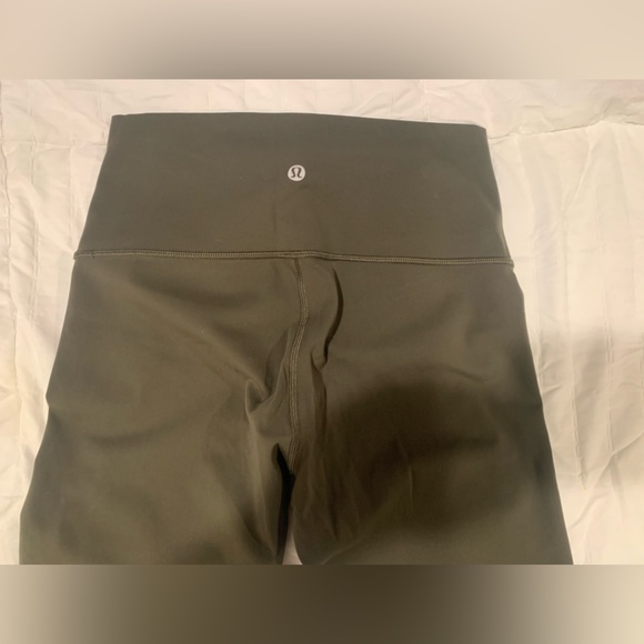 Lululemon - Picture 2 of 3